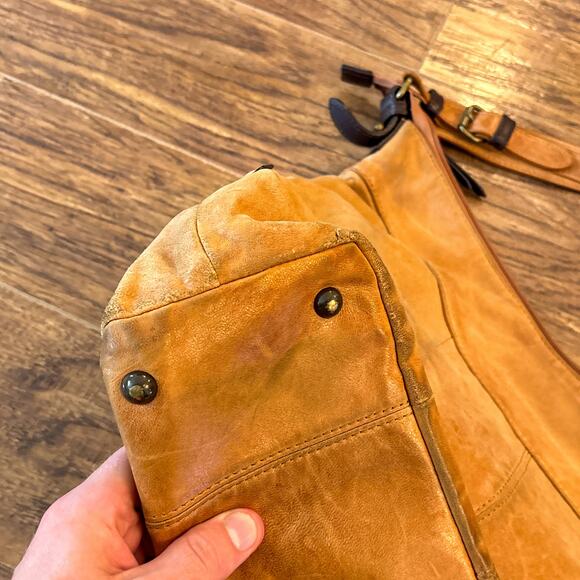 Ellington Tan Brown Leather Hobo Shoulder Bag with Front Pockets - Picture 8 of 9